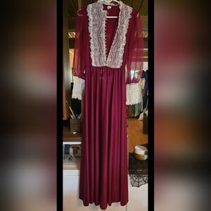 Union Made Vintage Elegant Burgundy Lace Trim Maxi Dress